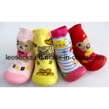 Commerce de gros mignon dessin animé semelle en caoutchouc Chaussettes bébé Happy Baby Prewalker Shoes